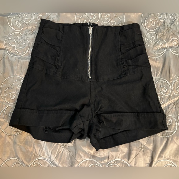 Seductions zip up bootie shorts - Picture 1 of 4